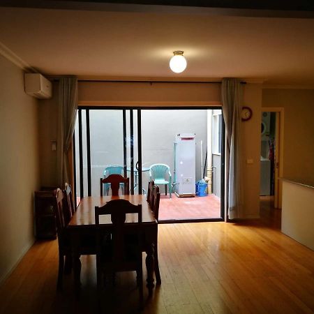 Moonee Valley Views Aparthotel Melbourne Buitenkant foto