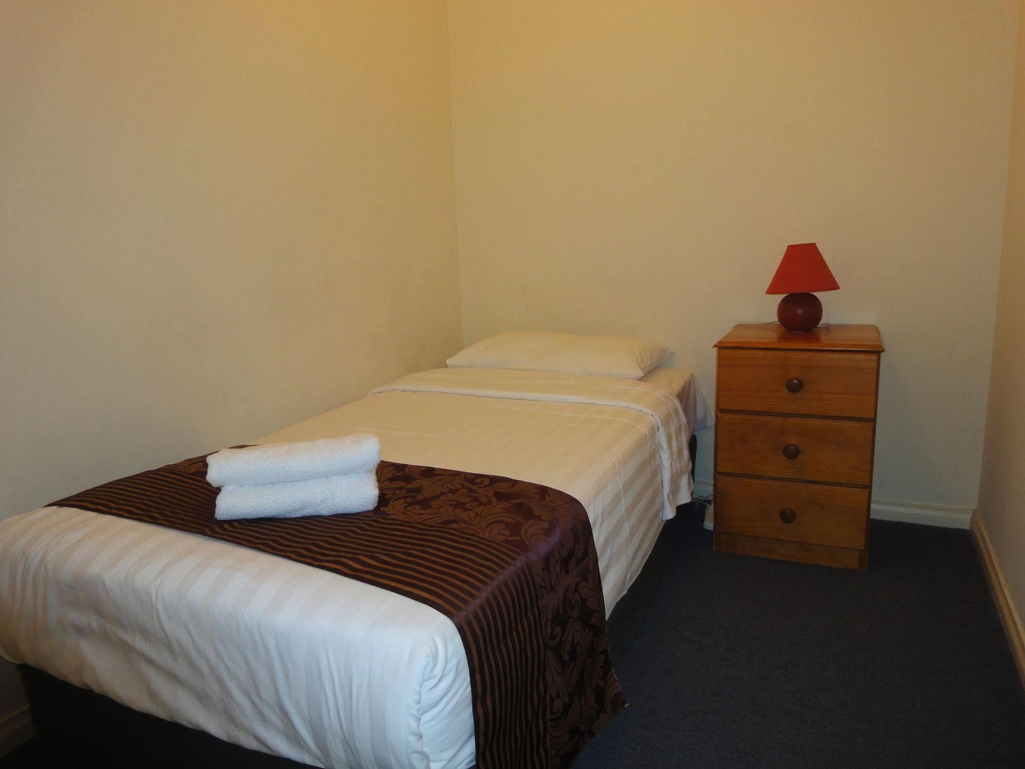 Moonee Valley Views Aparthotel Melbourne Buitenkant foto